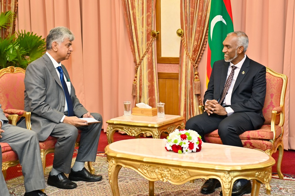 Pakistan ge minivan dhuvahuge thahuniyaa Raees fonuhvaifi
