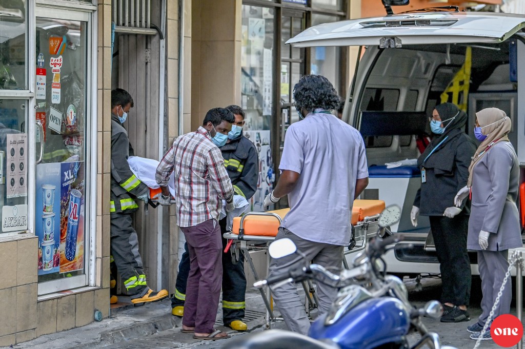 Male' ge ge'ehge therein maruvefai oiy meehaku fenijje