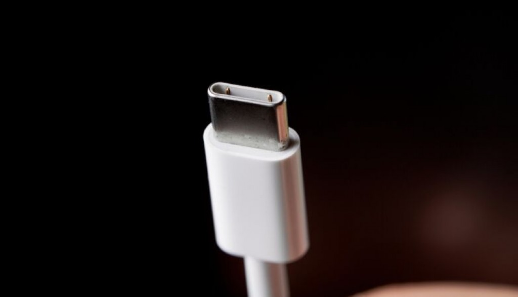 EU ge gaumuthakugai dhen beynun kureveyni USB-C charger kamugai kanda'alhaifi
