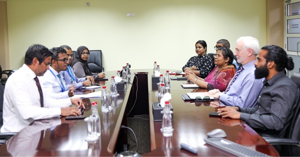 Governor Munawar Raajjey ge hurihaa bank thakaa bahdhalu kurahvaifi