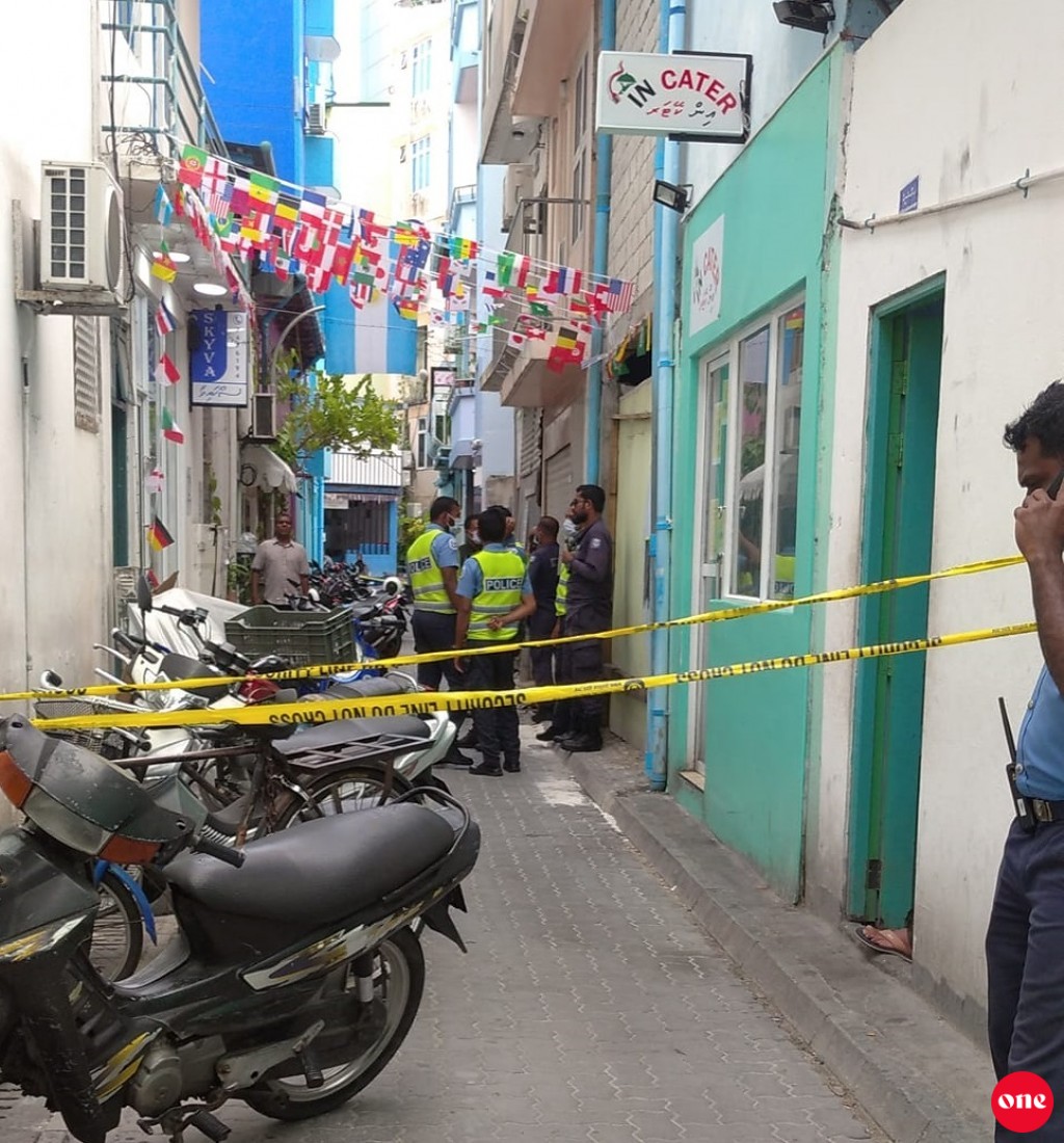 Male' ge cafe' ehge therey gai meehakah thoonu ehchakun hamalaadhee zaham kollaifi