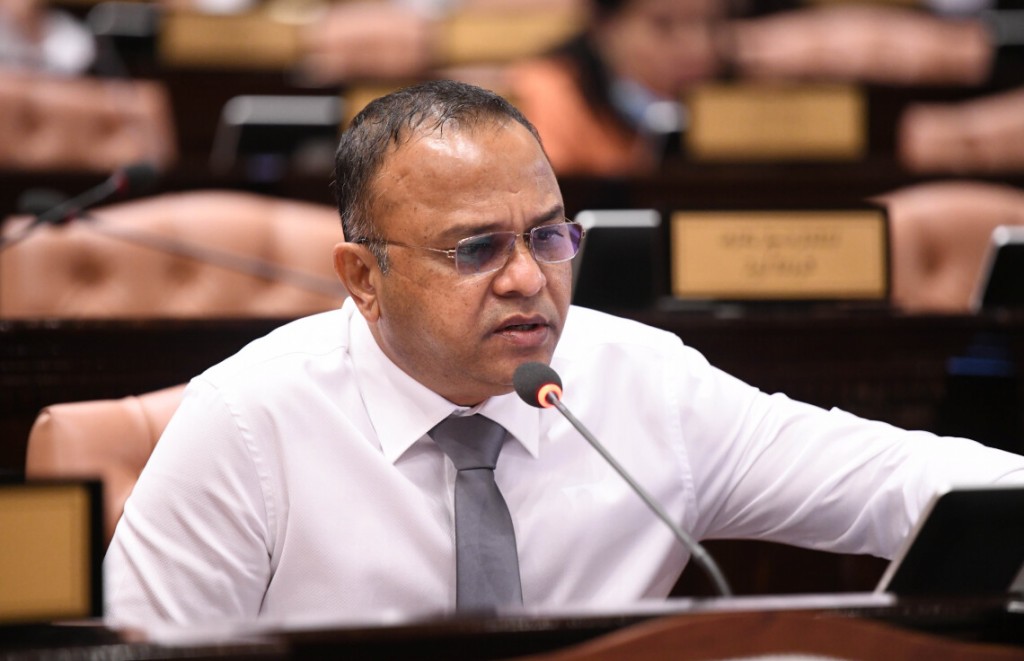 Ithuru bayakaaeku Andhun Hussain barahanaa haalugai oiy kamah bunaa massala eh fuluhun balanee