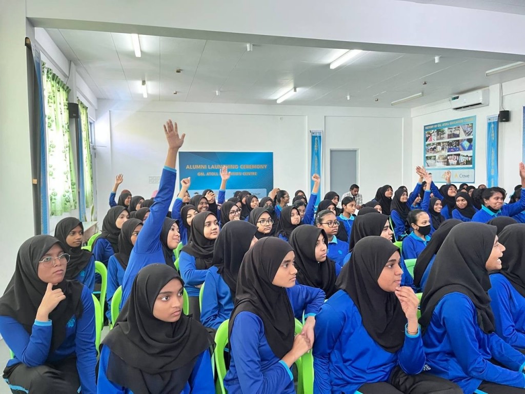 ICT dhuvas faahaga kuran BML in International Girls aa gulhigen haasa program eh baavaifi