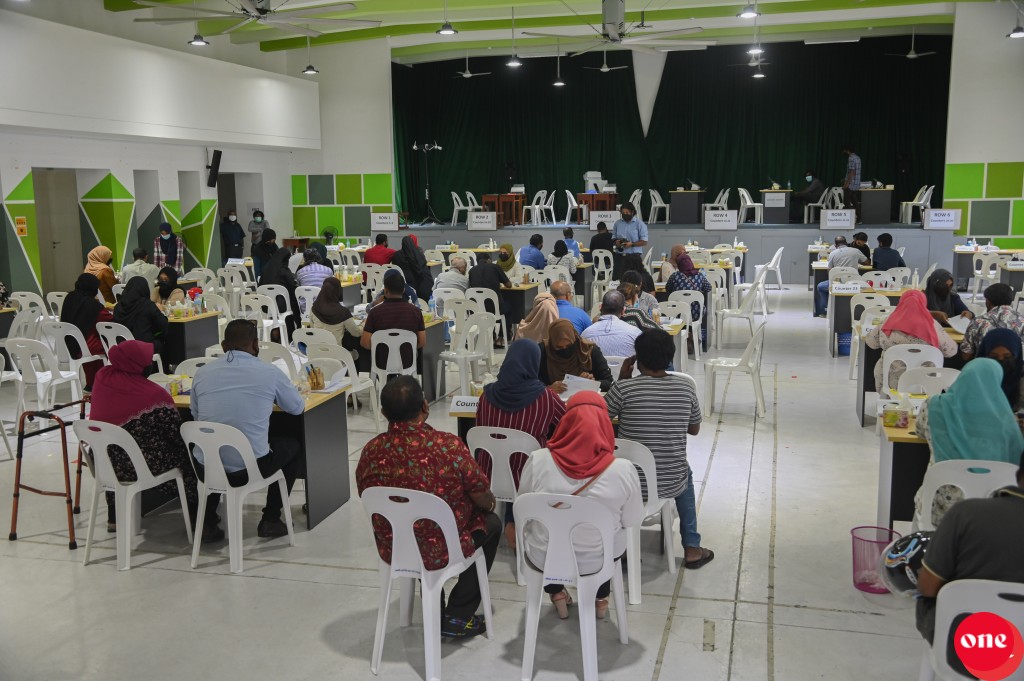 Hiyaa flat libi soi nukuraa 40 meehunnah fahu furusathu, 29 ge kurin soi nukohffi nama flat gehlleyne