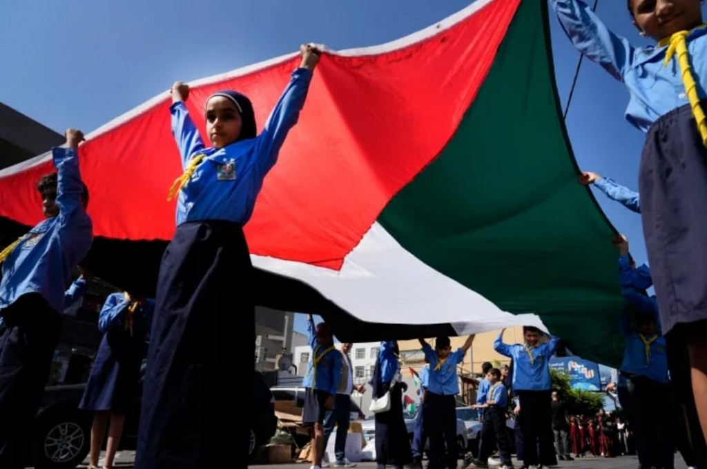 Adhuge dhuniye: Palestinege minivankamuge jihaadhugai Lebanon gai thibey refugeenge dhaurakee kobaa?