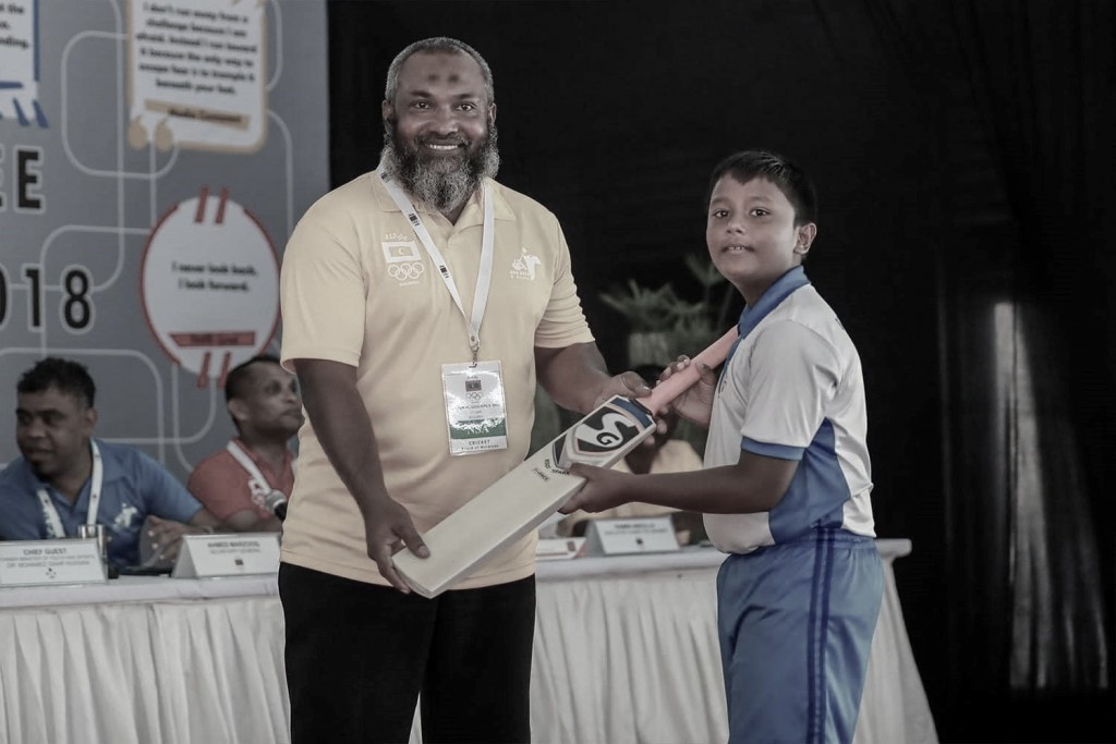 Maadhih ge vakivun: Ekhidhumathah shukuruveri nuvaa kulhivareh nei, ejaaga furaidheveyne dhevana meehaku nei!