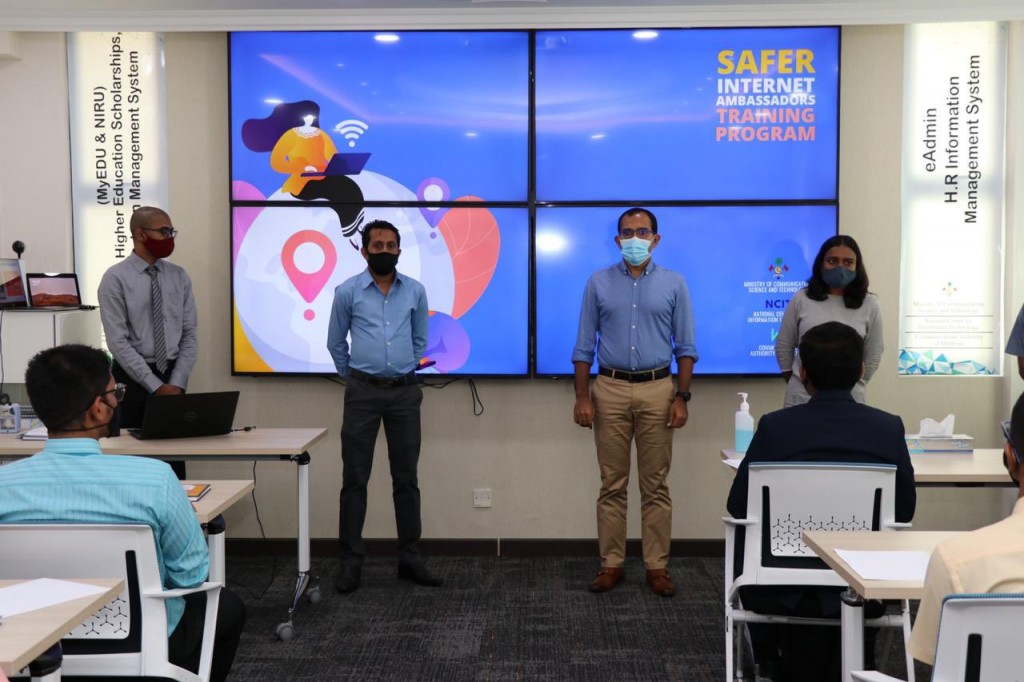 Internet ge rahkaatherikamaa gulhey gothun Ambassador in thamreen kurumuge program eh fashaifi
