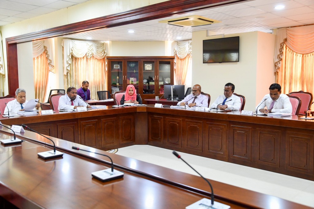 Naazim ge thuhumathu: Fuluhnge flat corruption hingee fuluhunge is faraaithakaai contractor aa gulhigen!