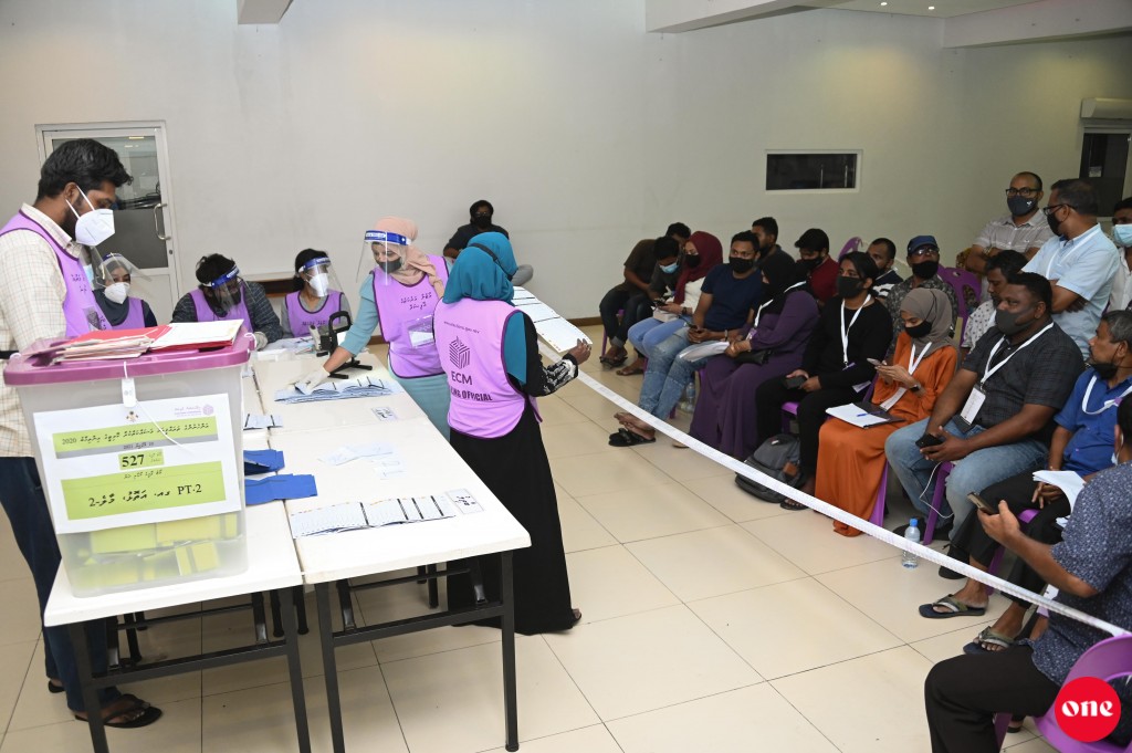 Vote laa dhuvahu haihaahehhaa muvahzzafun masahkkaiy kuraane: EC