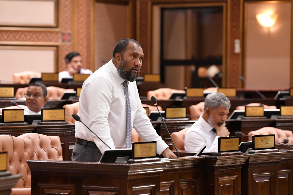 Vape inn 200, percent cigarette in 50 percent duty bodu kurumuge bill mulhi majileehuge committee ah