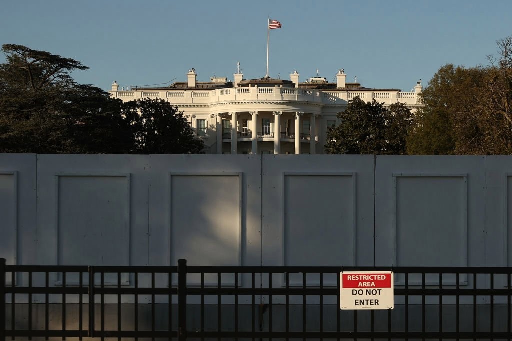 Inthihaabah fahu dhimaavedhaane nurakkalakun salaamaivumah White house vashaigen fence jahaifi