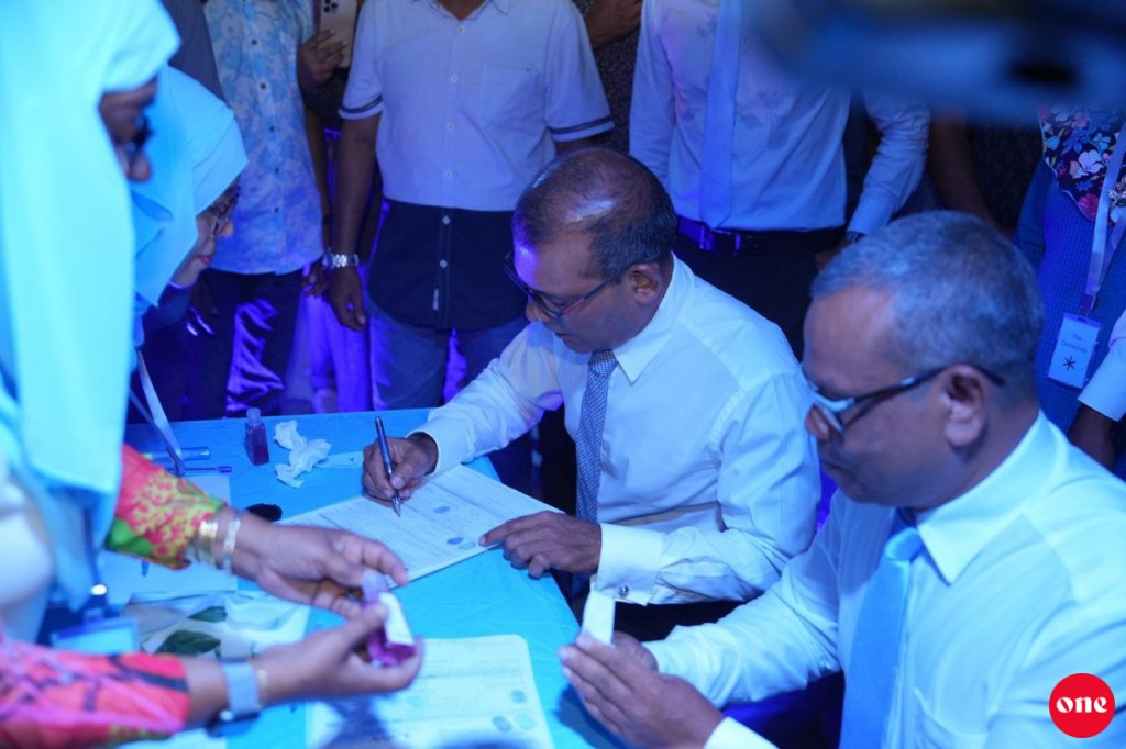 Nasheed, Democrats ah soi kurahvaifi