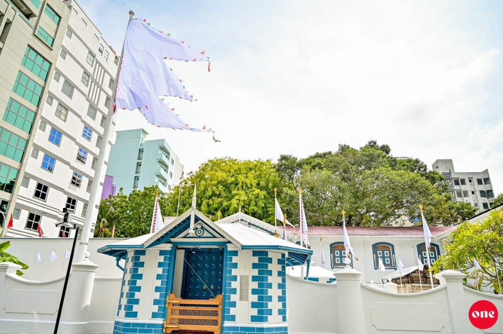 Medhuziyaarathugai dhidha negun: Raees Maumoon ves vidhaalhuvanee e'ee sagaafee aadhaeh kamah