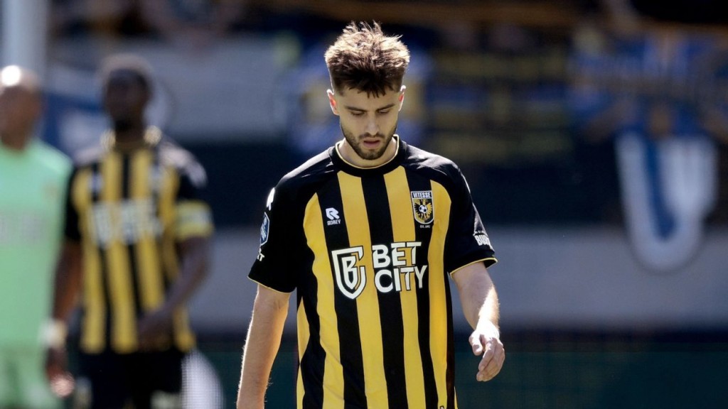 Vitesse in football gai dhemi othumah supporter inge ehee hoadhanee