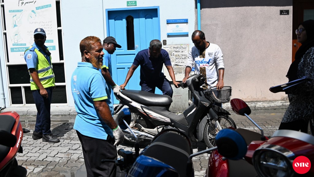 Meehegge cycle eh gendhiya meehakah 1 aharu dhuvahuge jalu hukumeh