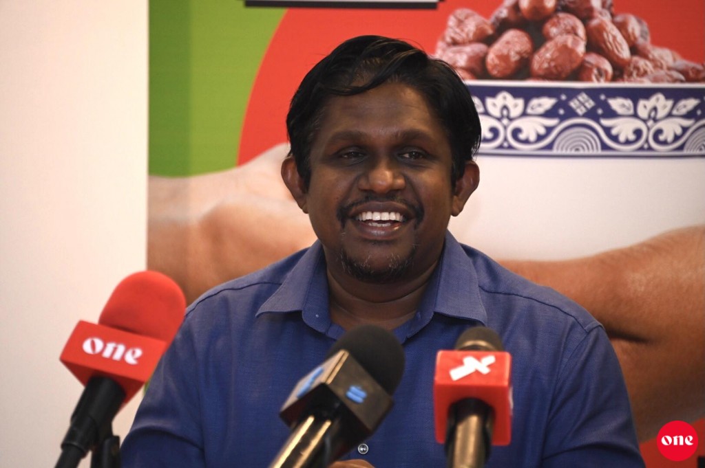Konme dhuvahaku data aavagendhaa Ooredoo ge Aaachaa Postpaid plan thakaaeku mulhi mahah 60 GB enme 600 rufiyaa ah