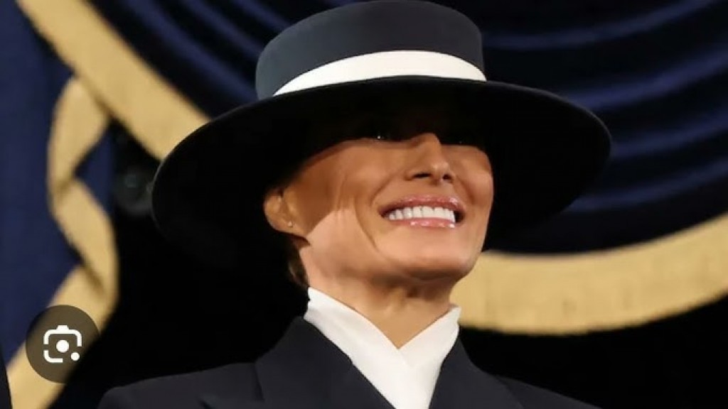 Trump huvaa kurehvvumuge rasmiyyaathugai Melania elhuvvi thoippah bodu samaalukameh