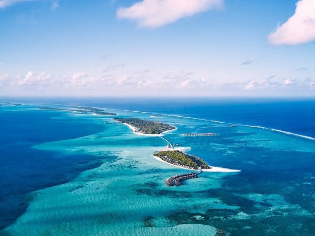 Crown and Champa resorts ge Jawakara Maldives Islands August mahu hulhuvanee