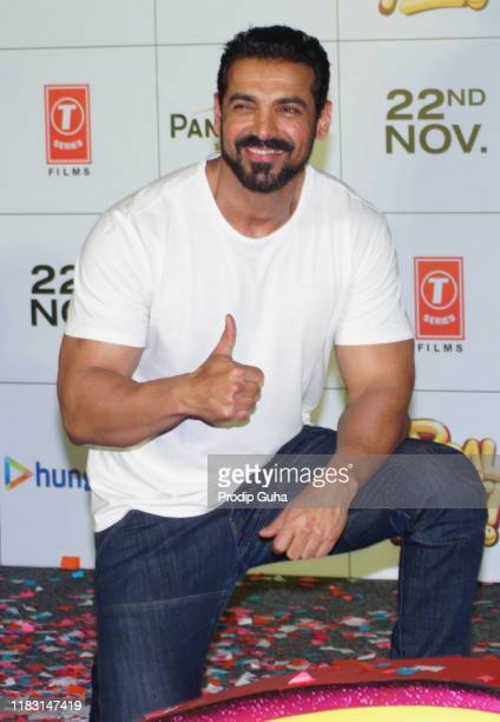 John Abraham! Fitness ah dhey samaalukamaa ehvvarah thimaavehttaa dheytherey ves visnaa!