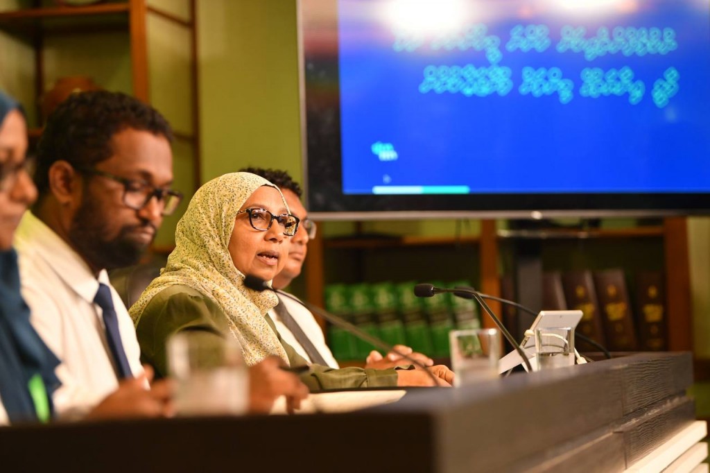 Ehene meehehge ehee aa nulai noolhevey nukulhedhuntherikan hunna meehunnah 1,000 rufiyaage ithuru allowance  eh!