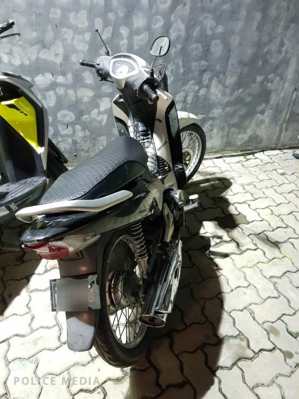 Man steals motorcycles, uses it to mug phone worth 15,000