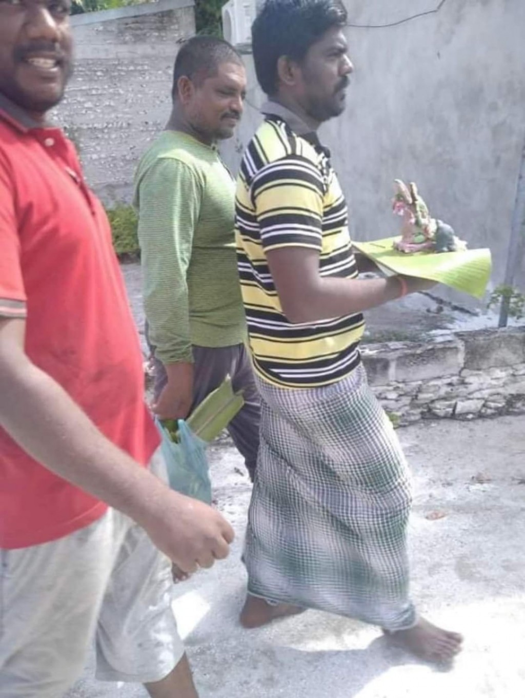 Bilehdhoo gai Bidheyseen thakeh faalhugai budhah alhukan kuri massala eh!