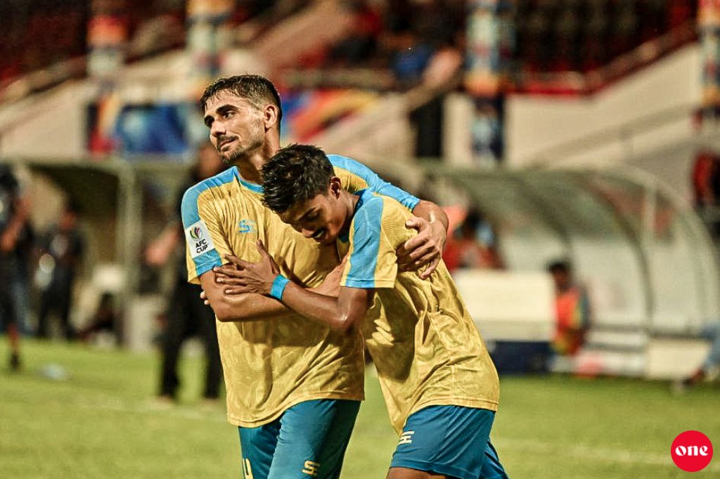 Musaaraige massala thakugai Raajjeyge furathama division ge 5 club eh transfer ''ban'' gai!