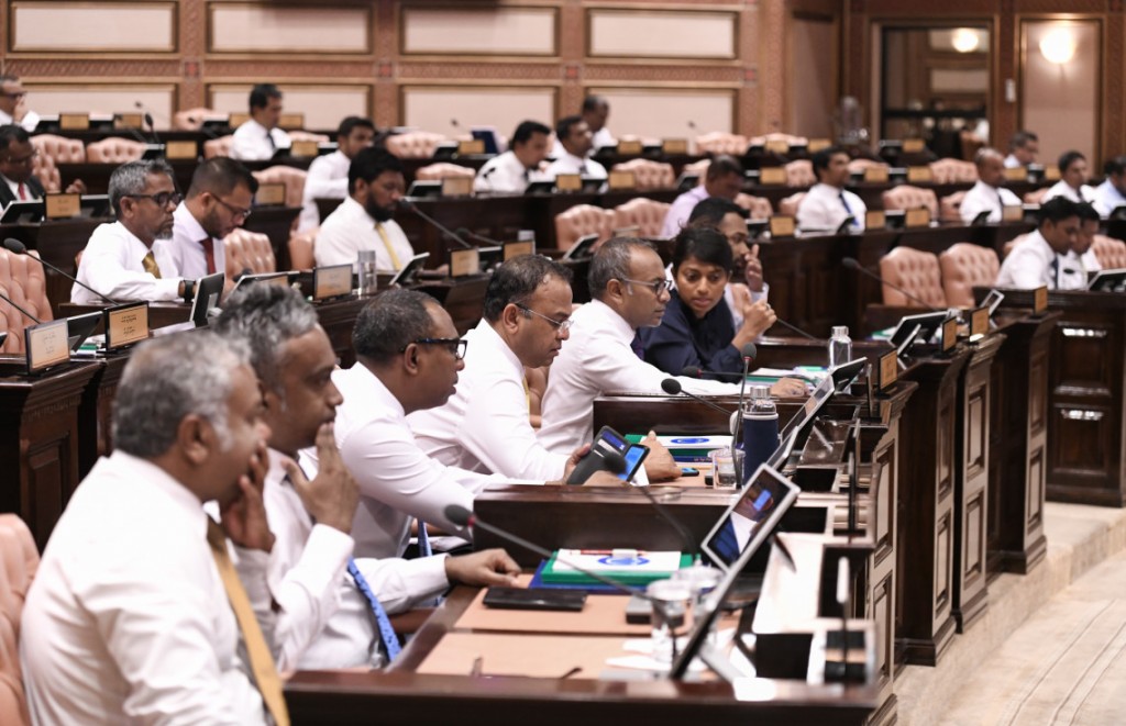 Economic Minister seeks Parliamentary advise on Minimum Wage