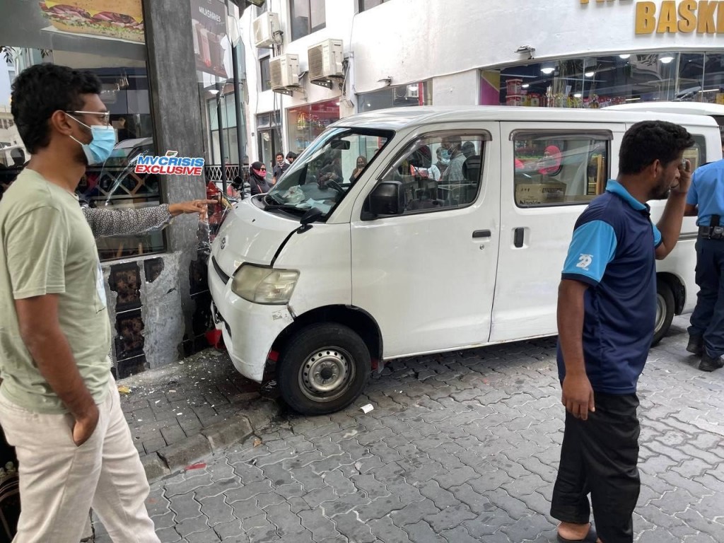 Van eh control inn nehttigen goss traffic dhandieh bindhaalai Cafe ehgge bihlloorigandah