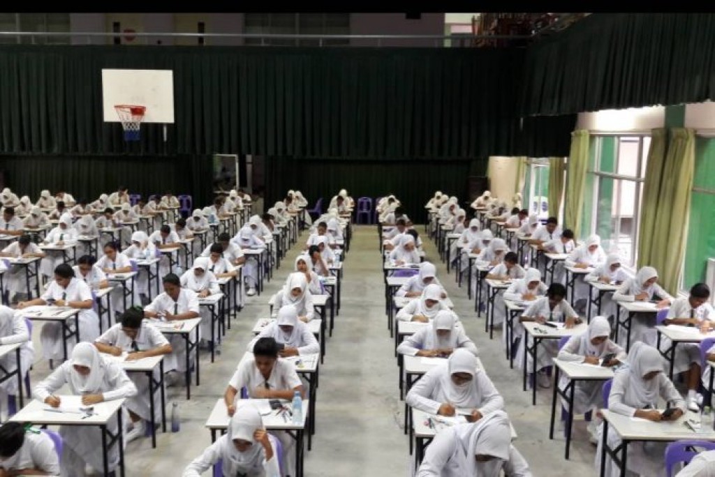 O'level adhi A'level imthihaanuthah may/june gai onnaane: Education