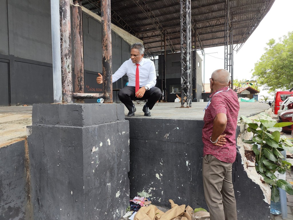 Carnival sarahadhuge stage thalhaalumah fahu aa stage eh hadhaidheyne bayaku hoadhanee