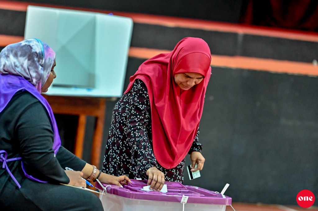 Rasdhoo vote foshee kairee thibi 2 mandhoobaku vakikoh alun 2 mandhoobaku hamajahssaifi