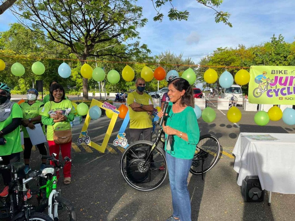 Bike Maldives Junior cycling camp: Zuvaan jeelakah rangalhu bingaleh
