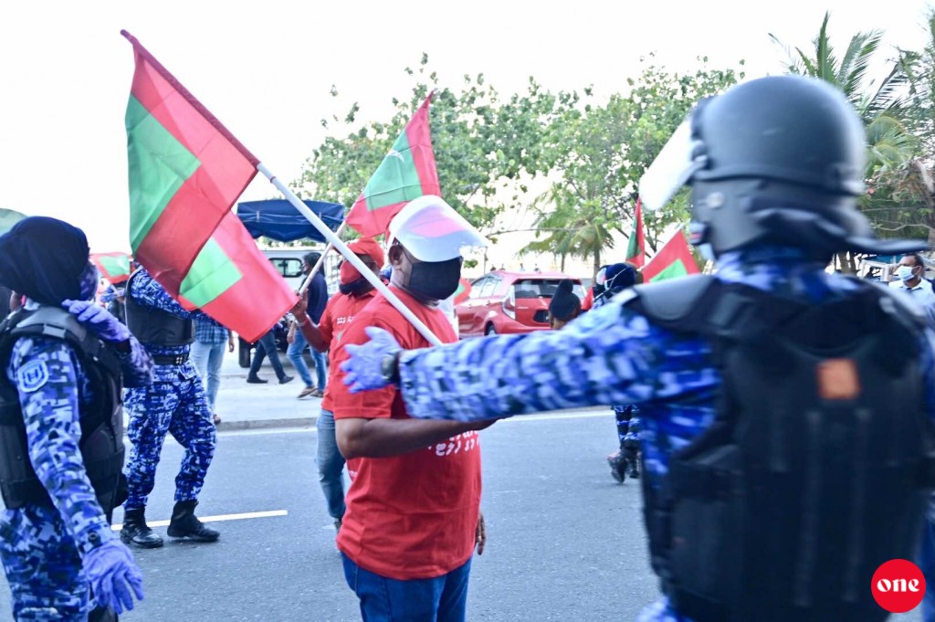 Adhurey aai Ghassan fuluhunge belumuge dhashah gengosfi
