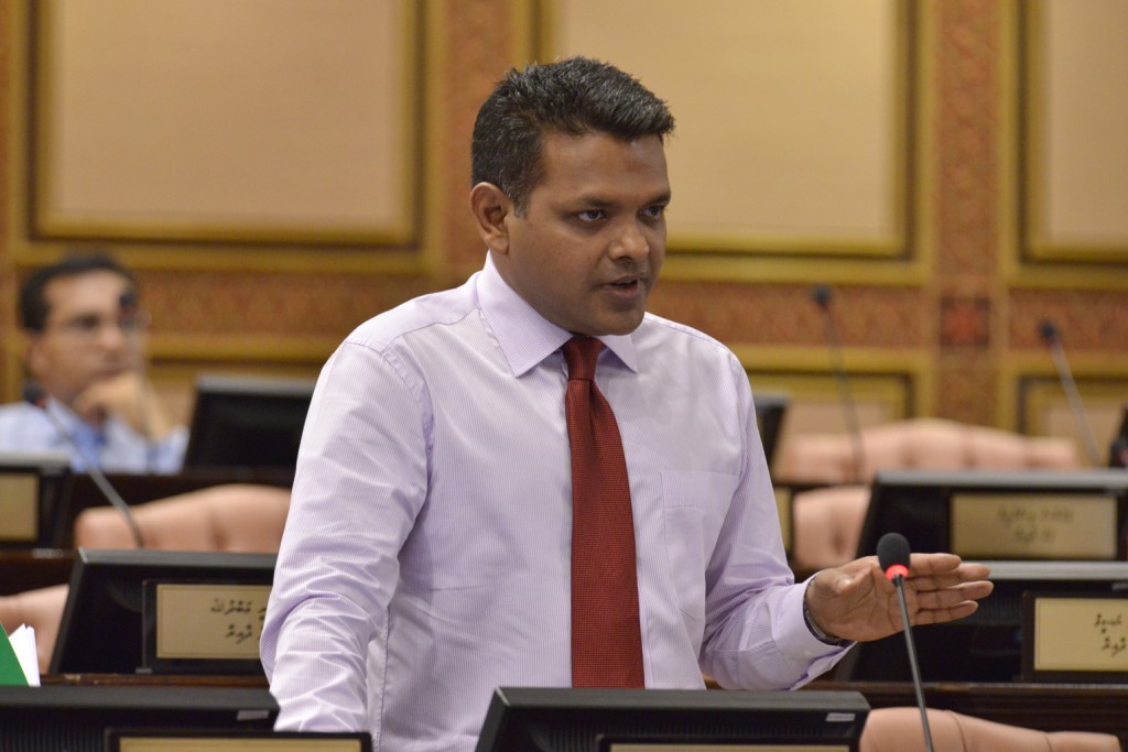 150,000 dollar dhakkan Nasheed ge mahchah kuri hukum baathil kohfi