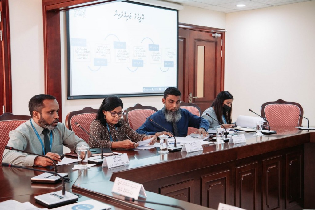 Aharu dhuvastherey 450 massala balanjehey, ithuru 10 Million beynun: Chief ombudsperson