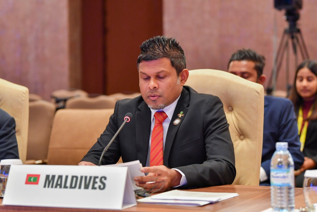 Naibu Raees ge Uganda dhathurah 983,000 rufiyaa