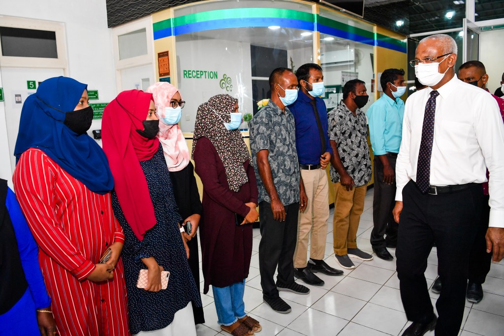 Raeesuljumooriyaa Ibrahim Mohamed Solih N.Atoll Hospital ah ziyaaraikurehvvun