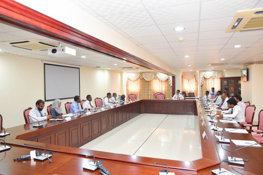 Nilandhoo narudhamaage massala ah dhaaimee halleh genevendhen hidhumaiy libey goiy vanee hadhaifa: Fenaka