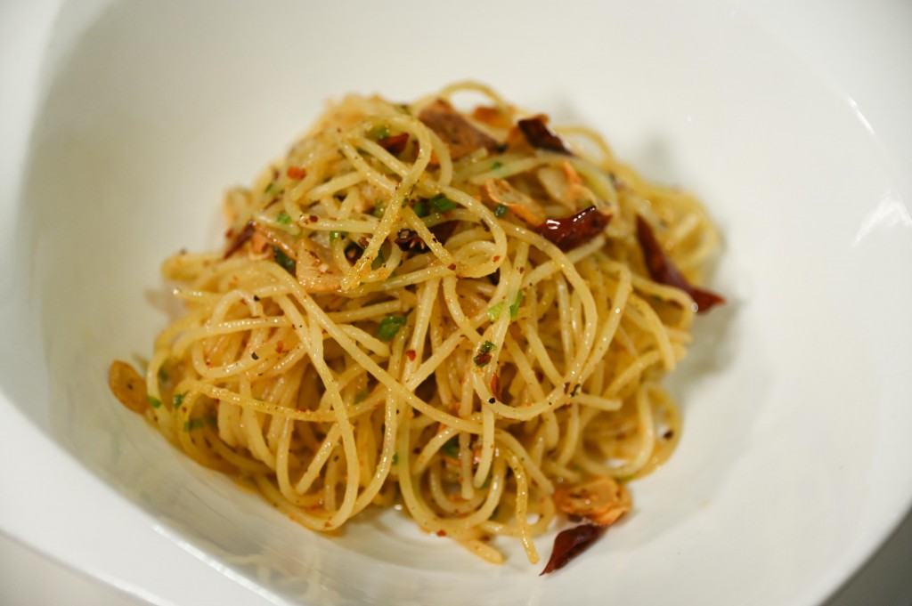 One Kitchen: Spaghetti Aglio Olio Recipe