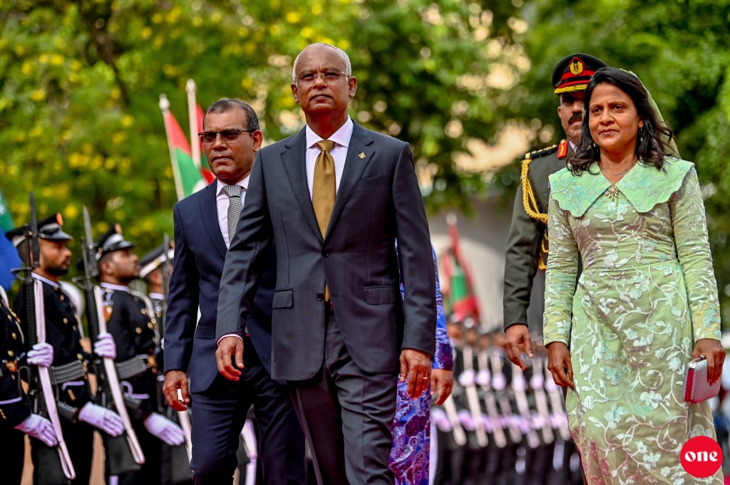 Photo: Rayyithun ge Majilis mi aharah hulhuvai riyaasee bayaan ivvun