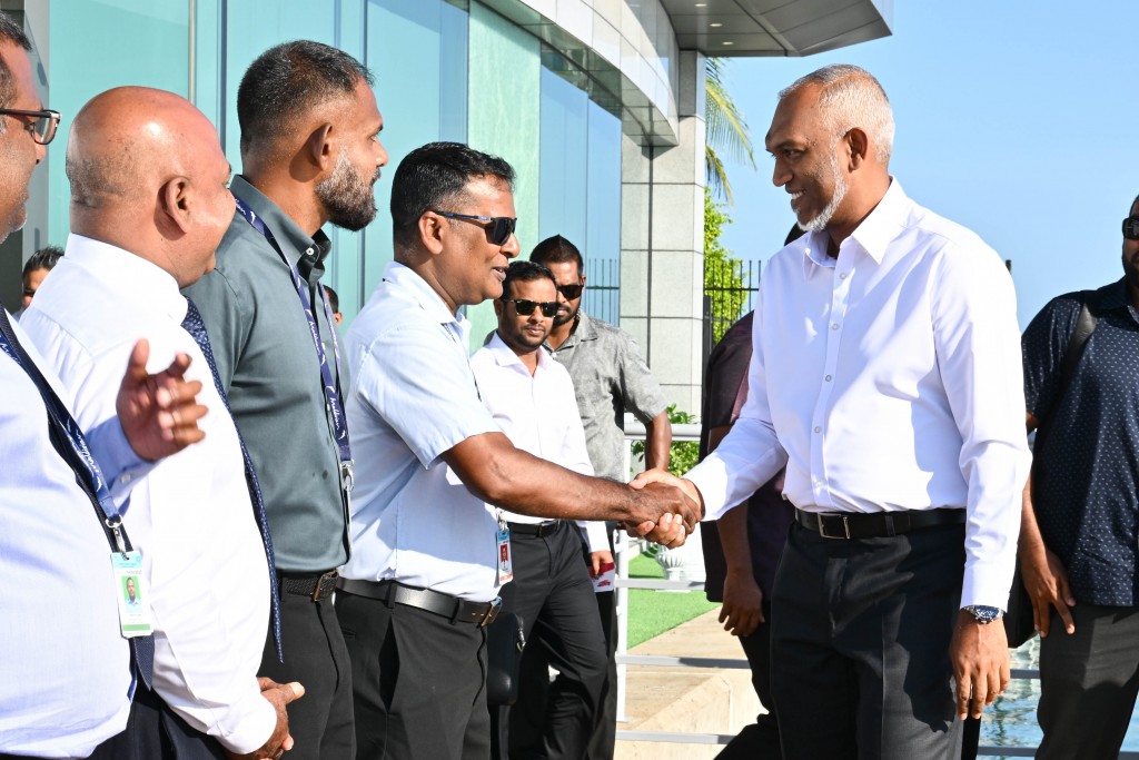 President begins tour of AA and Male' Atoll