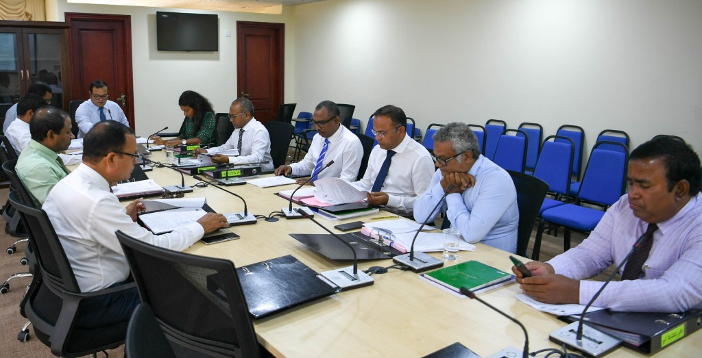 Board ge mashvaraa aa hilaafah fuluhun gavaaidhu hedhi mahsala balan beyvi bahdhaluvun sirru