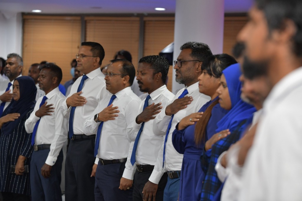 Komandoo dhaairaage gondiah Hussain Waheed ge badalhugai meehaku nudhekkeyne: Naazim