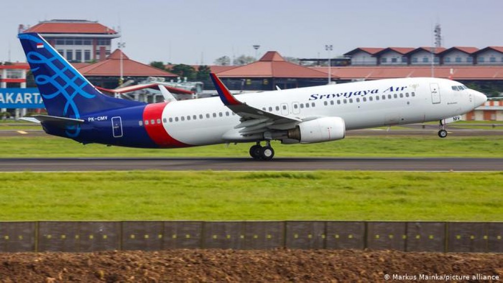 Vettunu Flight midhiya mahu vanee inspect kohffai, ehvves mahssalaeh faahagavefaeh nei