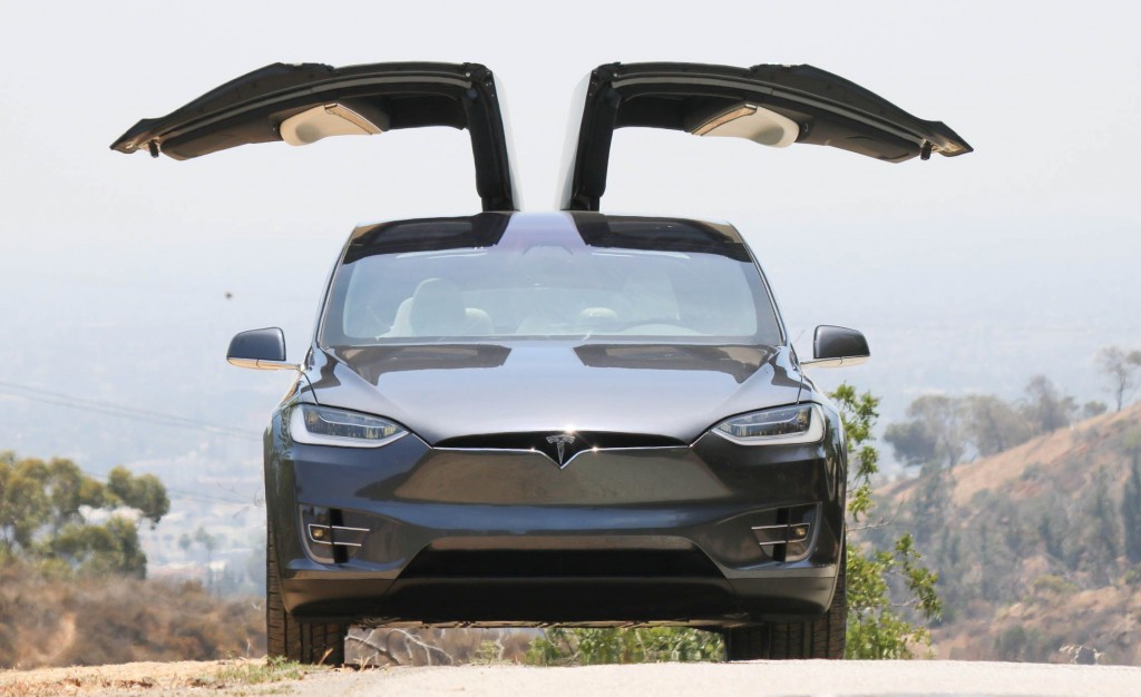 America gai Tesla ge 2 Million ahvvure gina car massala jehihjje