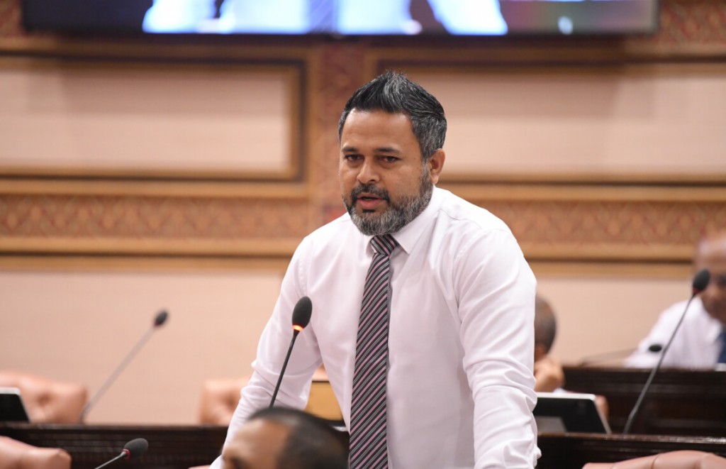 Majlileehugai masakkatheh nethumun idhikolhun kanboduvejje, bunanee Majileehun gaanoonu draft kuranvejje kamah!