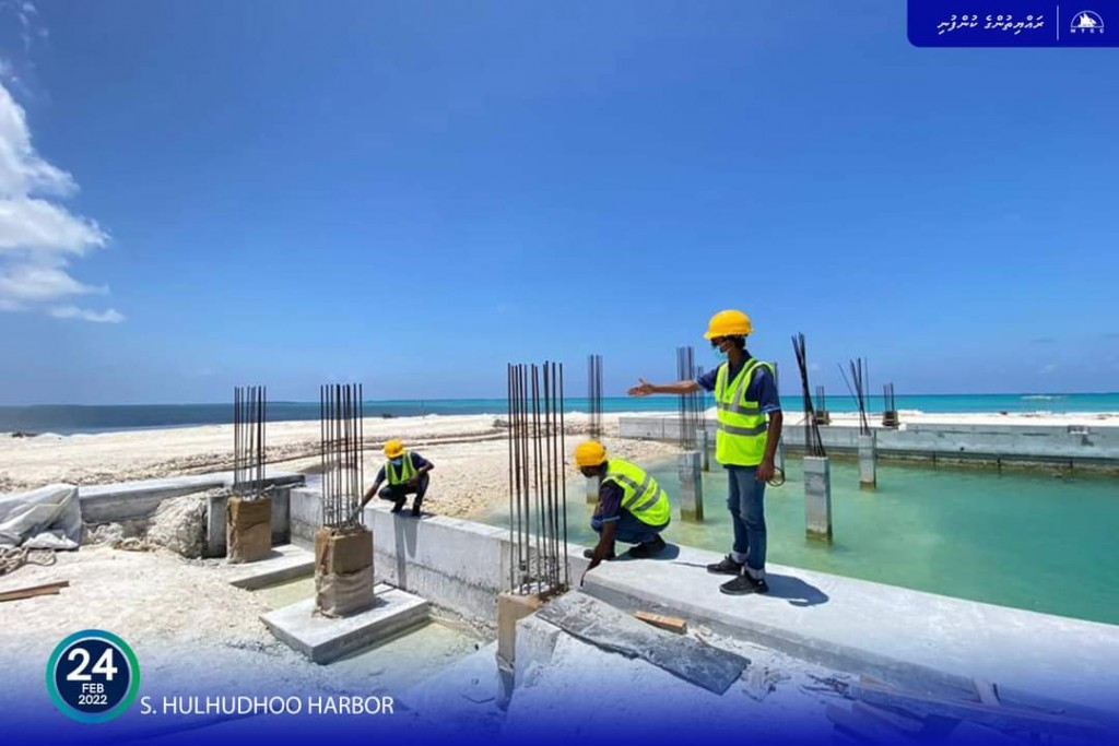 Hulhudhoo bandharu mashroouge dhashun harbor bridge column ge masahkaiy ninmaalaifi