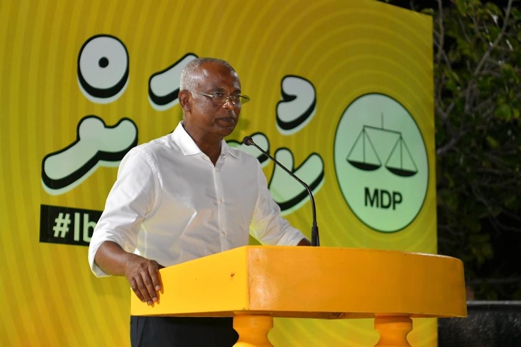 Komme rashakun ves fennanee bodu thafaathakun inthihaabu kaamiyaabu vaane manzaru: Raees
