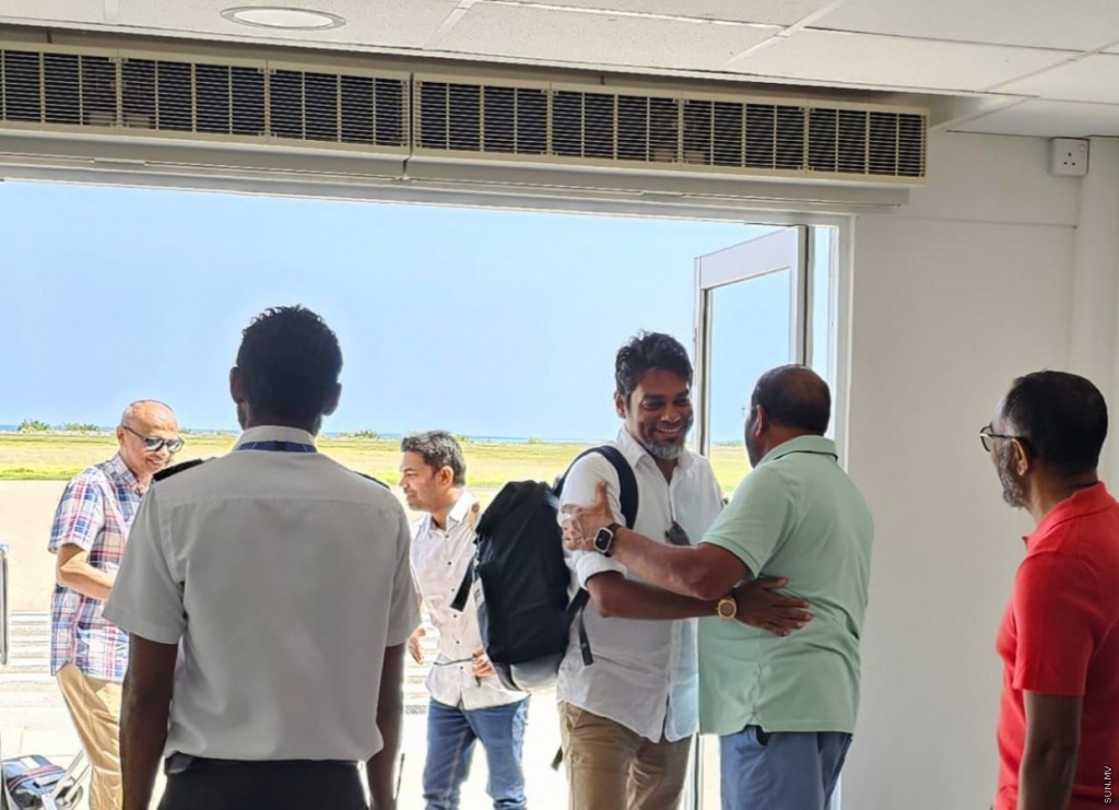 JP aa bahdhalukuraa Nasheed faction ge mandhoobunge team gai Raees Solih ge advisor Shihab!